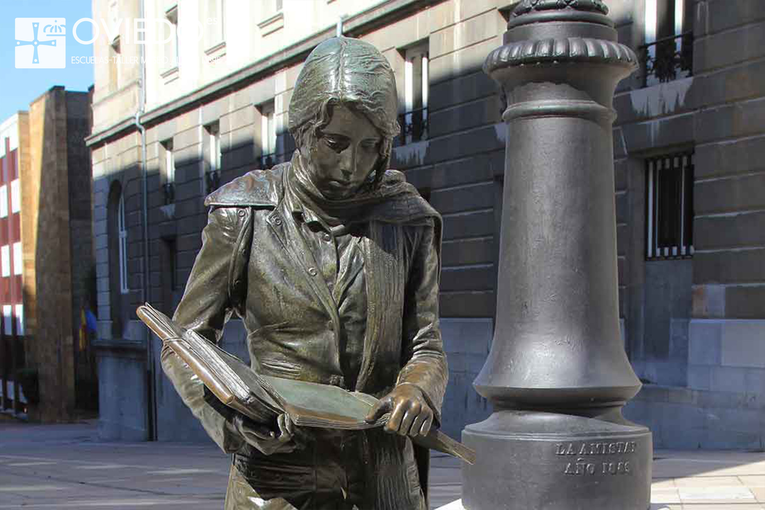 escultura Esperanza caminando